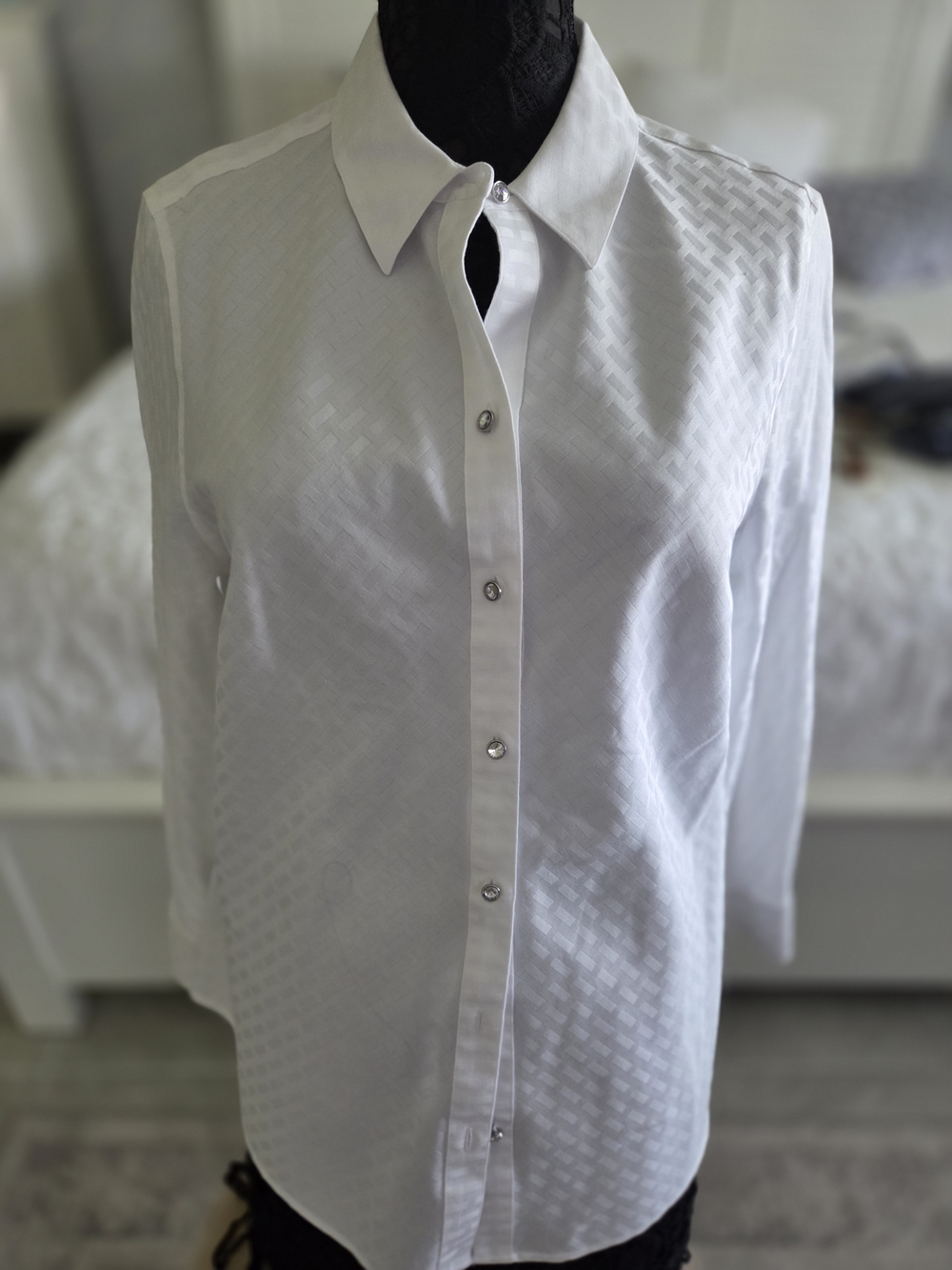 Chico's White Textured Long-Sleeve Dress Shirt
